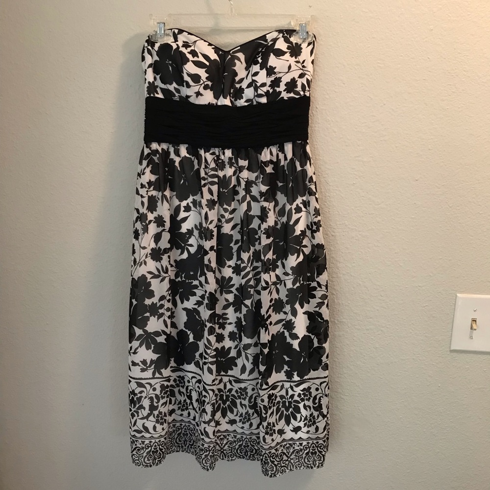 White House Black Market Strapless Women’s Dress